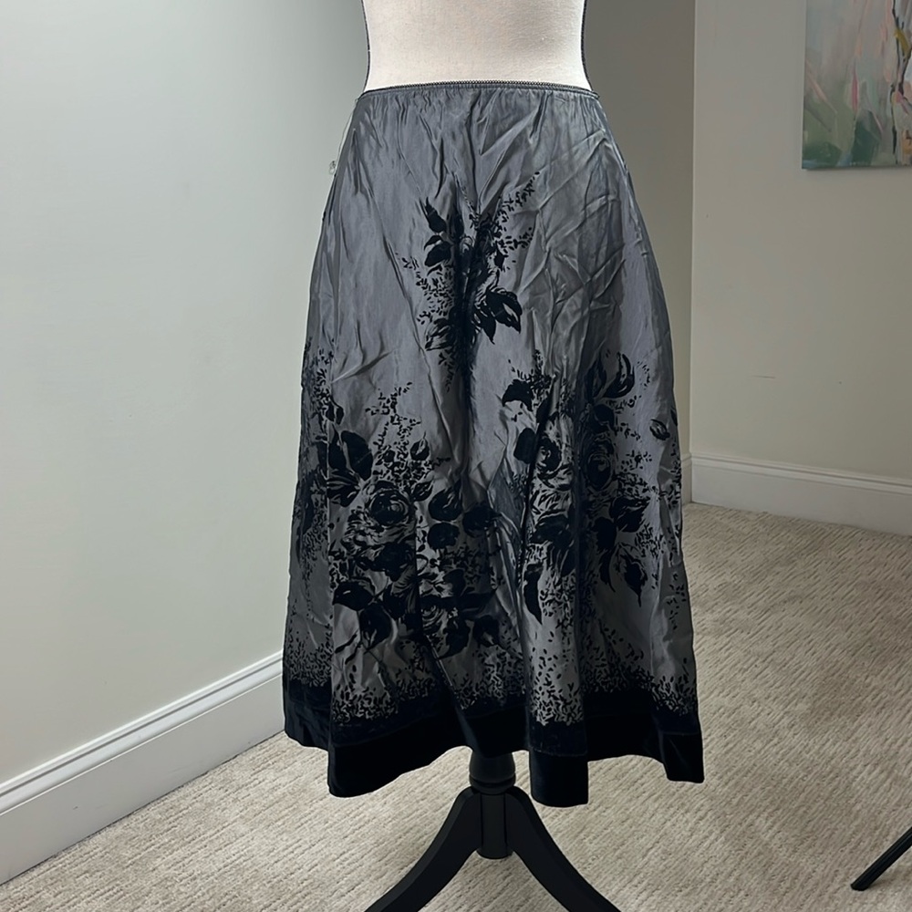MSK Gray Black Velvet Floral A-Line Midi Skirt Women’s Small